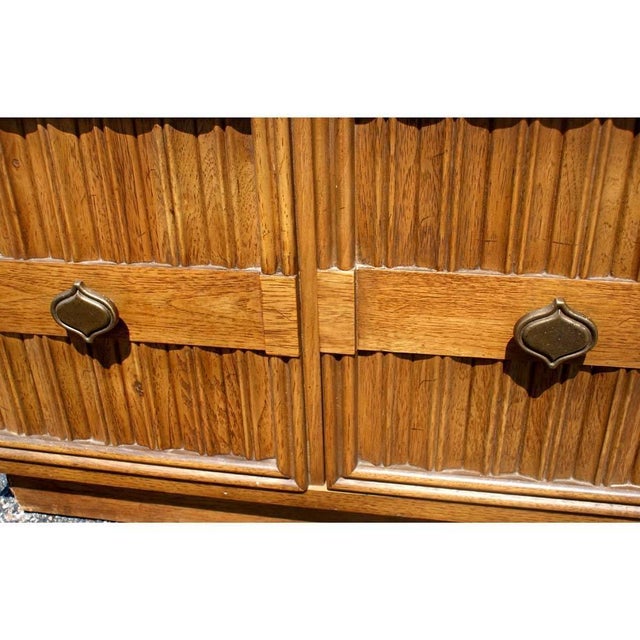 Mid 20th Century Pair of Plaudit by Drexel Two-Toned Wood Nightstands Side Tables For Sale - Image 5 of 7