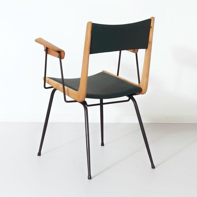Italian Boomerang Chair with Wooden Armrests & New Upholstery attributed to Carlo De Carli, 1950s For Sale - Image 3 of 10