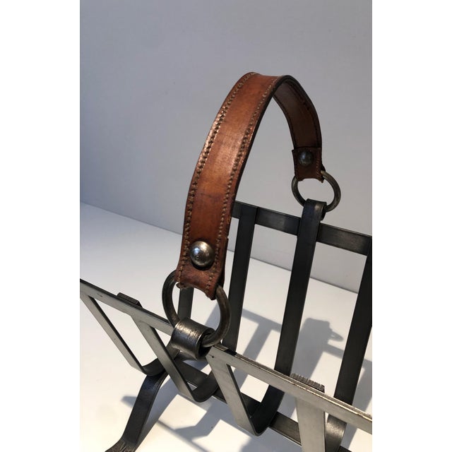 Magazine Rack in Steel and Leather. French Work in the Style of Jacques Adnet. For Sale - Image 6 of 12