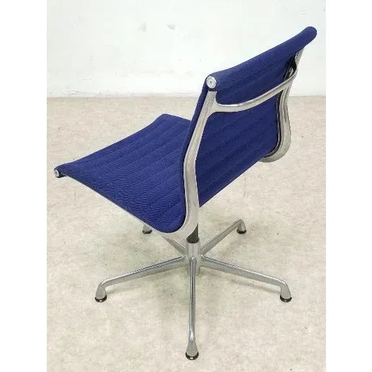 Mid-Century Modern 50th Anniversary Edition Herman Miller Aluminum Group Management Chair For Sale - Image 3 of 12