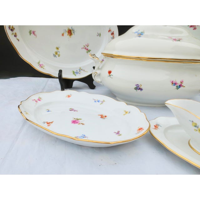 Mid-Century Modern Meissen Scattered Flowers Service Pieces- 6 Pieces For Sale - Image 3 of 11