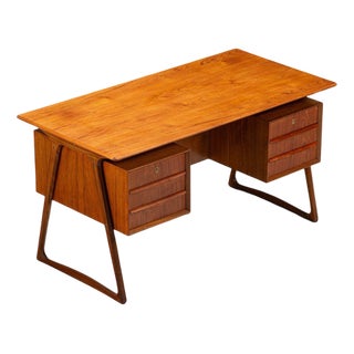 Svend Age Madsen Freestanding Desk in Teak h.p. Hansen Denmark 1960 For Sale