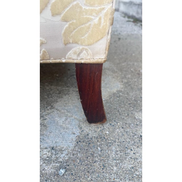 1990s English Rolled-Arm Sofa in the Style of George Smith For Sale - Image 12 of 14