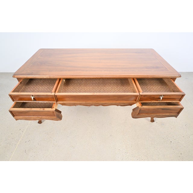 Baker Furniture Style Italian Louis XV Style Rosewood Writing Desk | Newly Refinished For Sale - Image 11 of 18