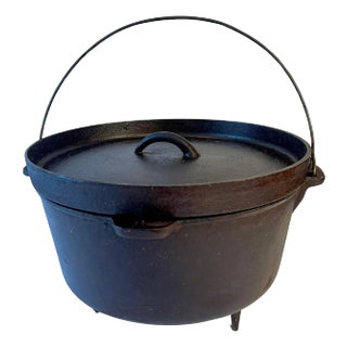 Cast Iron Pot or Cauldron on Three Lets with Handle For Sale