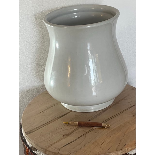 Late 19th Century Antique Moonstone English-Made Chamber Pot/Jardiniere For Sale - Image 5 of 6