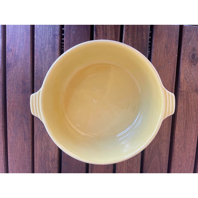 Art Deco Hall Ge Refrigerator Ware 2 Quart Yellow and Gray Covered Casserole Dish For Sale In Santa Fe - Image 6 of 7