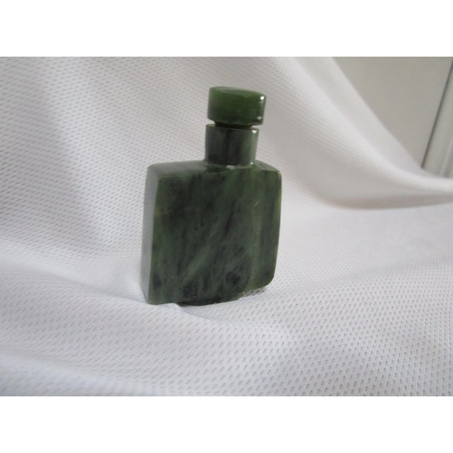 19th Century Squared Spinach Jade Snuff Bottle with Unique Design For Sale - Image 4 of 6