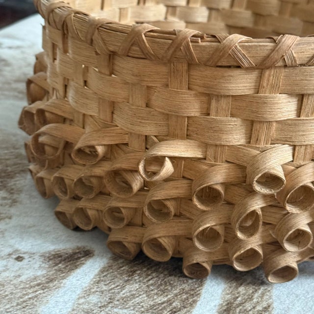 Late 20th Century Vintage Hand-Woven Fruit Basket With Delicate Coiled Detail For Sale - Image 5 of 7