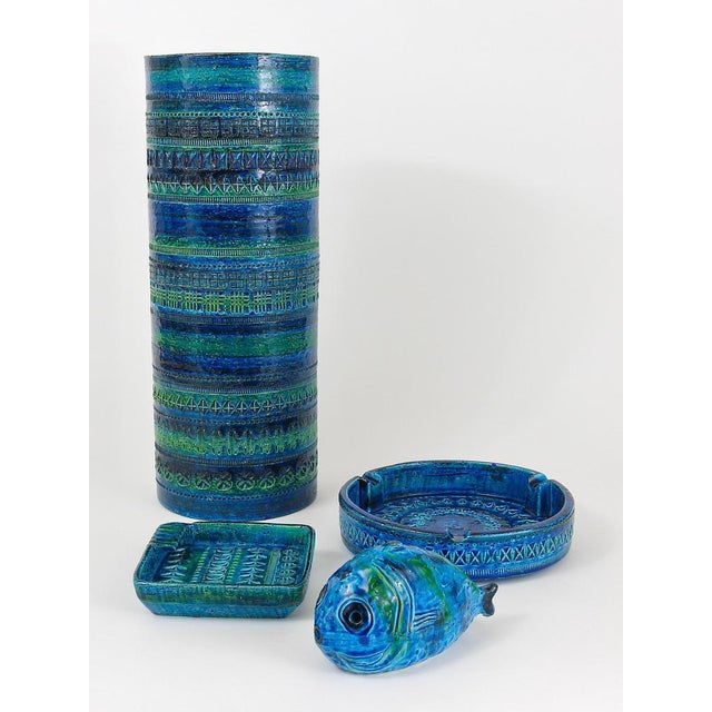 Mid-Century Modern Large Mid-Century Round Rimini Blue Glazed Ashtray attributed to Aldo Londi for Bitossi, 1950s For Sale - Image 3 of 14