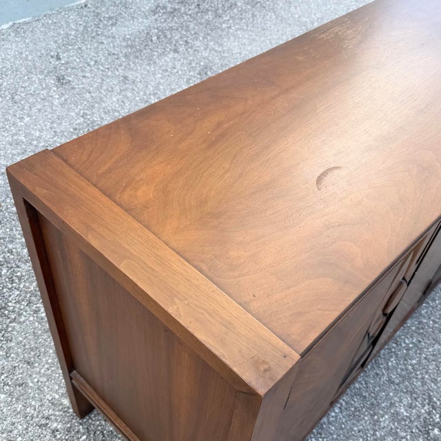 Brown Mid Century Brutalist Credenza by United Furniture Corporation For Sale - Image 8 of 10
