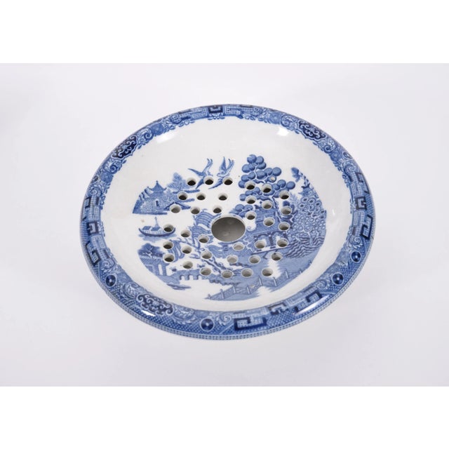 Wedgwood England Porcelain Dinnerware - 5 Piece Set For Sale In New York - Image 6 of 12