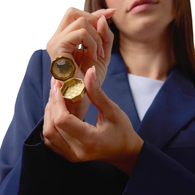 Mid 20th Century Cartier Retro 14k Yellow Gold Pill Box For Sale In Los Angeles - Image 6 of 9