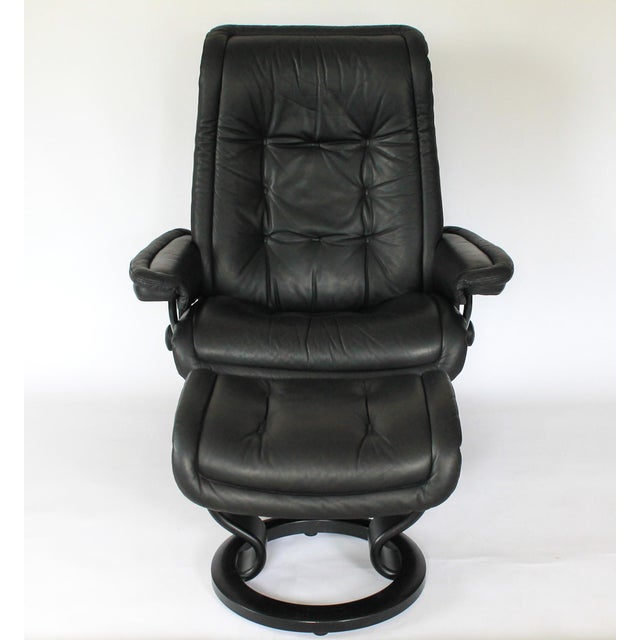 2000 - 2009 Ekornes Stressless Large Royal Paloma Black Leather Swivel Recliner and Ottoman For Sale - Image 5 of 18