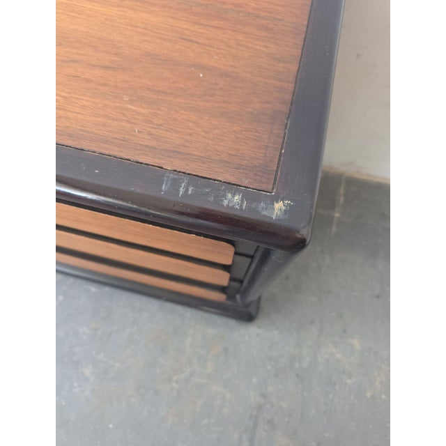 Pair of Vintage John Stuart for Mount Airy Teak Burl Walnut Chinoiserie Nightstands For Sale In Los Angeles - Image 6 of 7