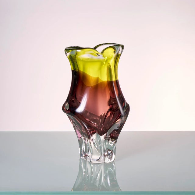 A very pretty vase in an interesting color. Made in Germany by Joska Kristal in the 70s. Height: 26 cm Very good vintage...