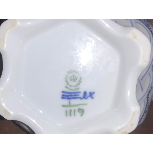 1960s Royal Copenhagen Blue Fluted Full Lace Tea Pot 1119 For Sale In Naples, FL - Image 6 of 6