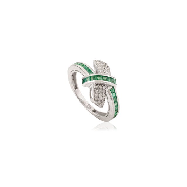 Art Deco Contemporary 1.1 CTW Emerald Crossline Sterling Silver Ring With Pave Set Diamond - Size 7 For Sale - Image 3 of 11