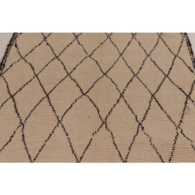 Vintage Moroccan Rug With Tribal Diamond Grid in Beige & Black - Rug & Kilim For Sale In New York - Image 6 of 9