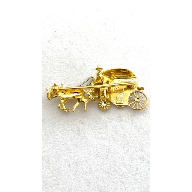 Vintage 18 Karat Yellow Gold Gem Set ‘Horse and Carriage’ Brooch For Sale In New York - Image 6 of 6