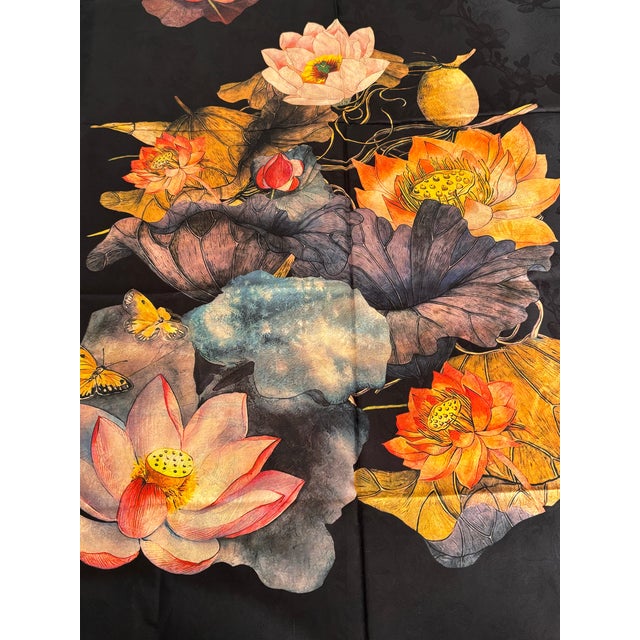 Brandnew Luxury Silk Reversible Table / Bed Runner For Sale In New York - Image 6 of 7
