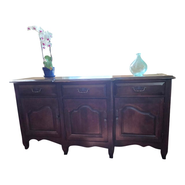 Late 20th Century Old World French Provincial Style 3 Door Solid Wood Dining Buffet For Sale