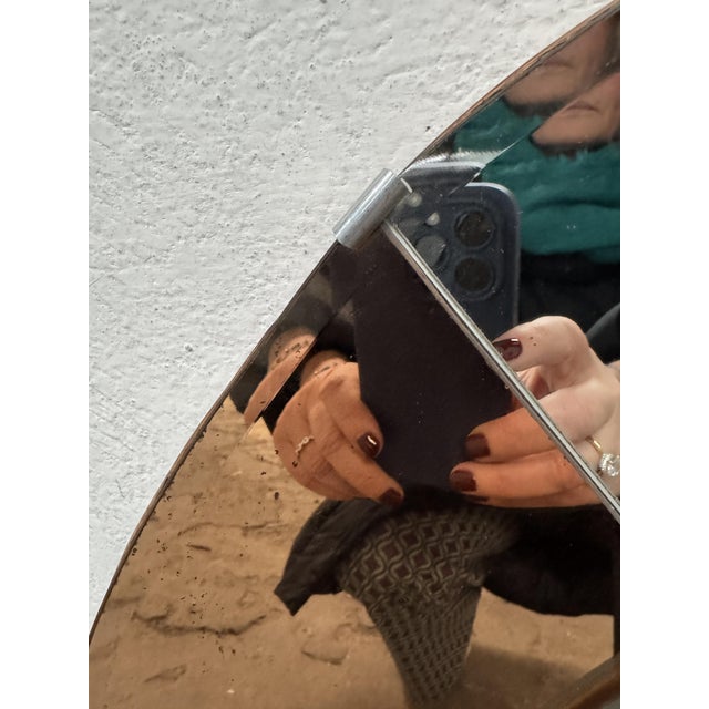 1970s Mid-Century Modern Italian Round Shaped Wall Mirror with Colored Mirror Frame by Cristal Arte, 1970s For Sale - Image 5 of 7