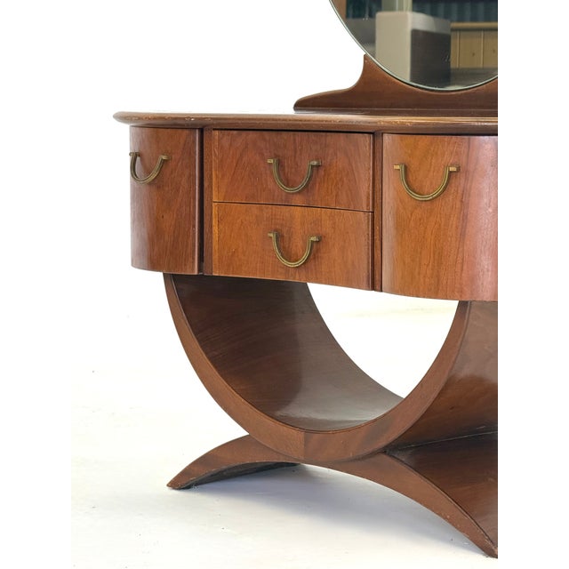 This elegant Art Deco dressing table by AA Patijn for Zijlstra Joure is a beautiful Dutch design from the 1930s. The...