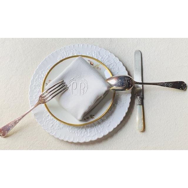 Metal Six Mother-of-Pearl & Silver Dinner Knives — Landers, Frary & Clark Aetna Works — American Edwardian Table, C. 1900–1915 For Sale - Image 7 of 17