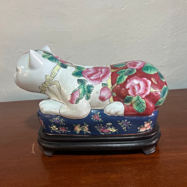 1970s Famille Rose Ceramic Cat With Base For Sale - Image 5 of 9