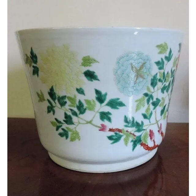 19th Century Chinese Porcelain Famille Rose Palette Cache Pot Planter Flower Pot For Sale - Image 4 of 11