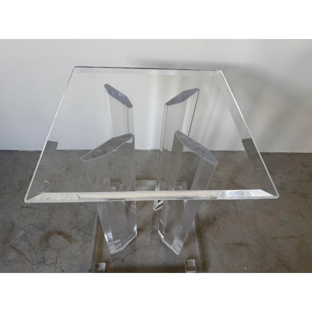 Plastic 1980s Vintage Postmodern Design Sculptural Clear Lucite Side Table / Pedestal For Sale - Image 7 of 12