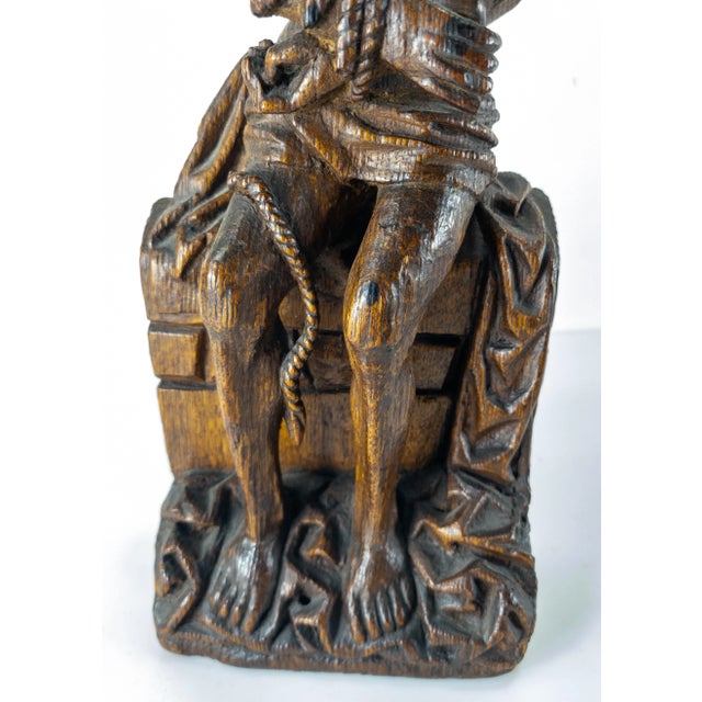Gothic 16th Century Netherlandish Oak Carving of Christ as the Man of Sorrows, Probably Malinese For Sale - Image 3 of 13