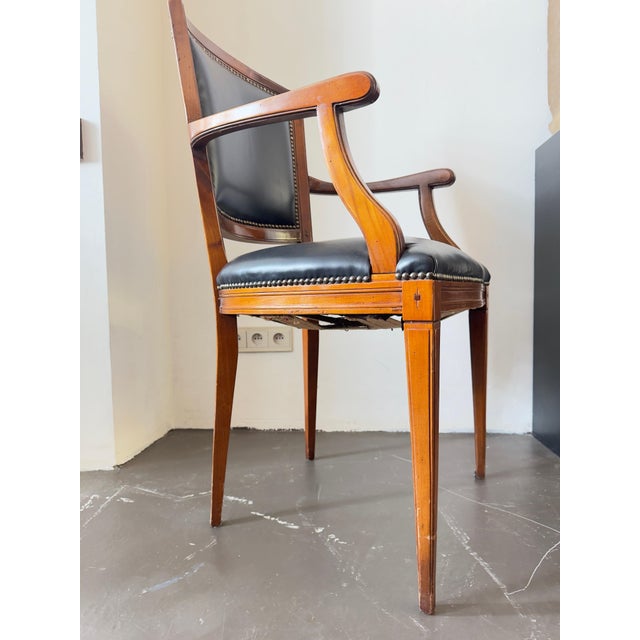 Brown Classic Executive Armchair in Cherry Wood and Leather, 1920 For Sale - Image 8 of 10