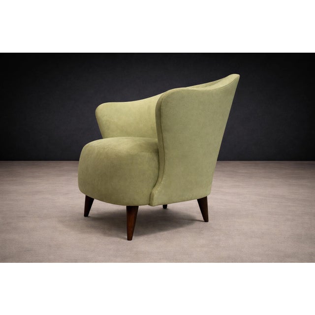 Joaquim Tenreiro “Concha” Armchair in Ultrasuede, Attributed to Joaquim Tenreiro, Brazil, 1950s For Sale - Image 4 of 9