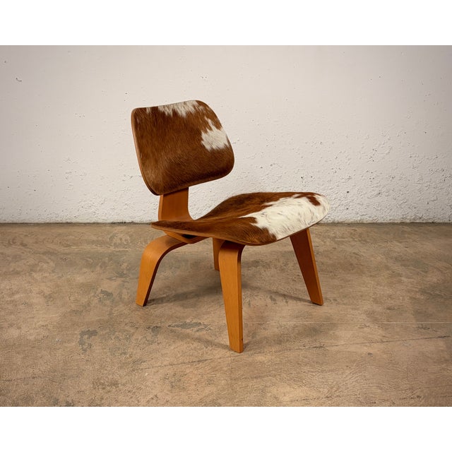 Wood Eames Plywood Group LCW Chair for Vitra by Charles & Ray Eames, 2000s For Sale - Image 7 of 13