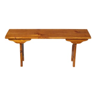 Mid 20th Century Early American Style Varnished Pine Bench For Sale