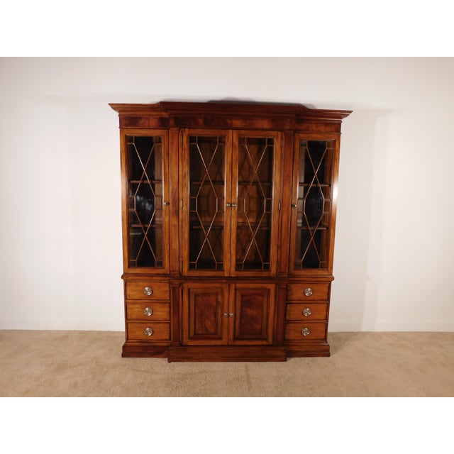 Vintage 1990s Chippendale Style Ethan Allen Breakfront China Display Cabinet For Sale - Image 9 of 10