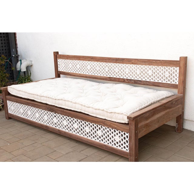 1990s 96" Carved Jali Distressed Two-Tone White Daybed For Sale - Image 5 of 11