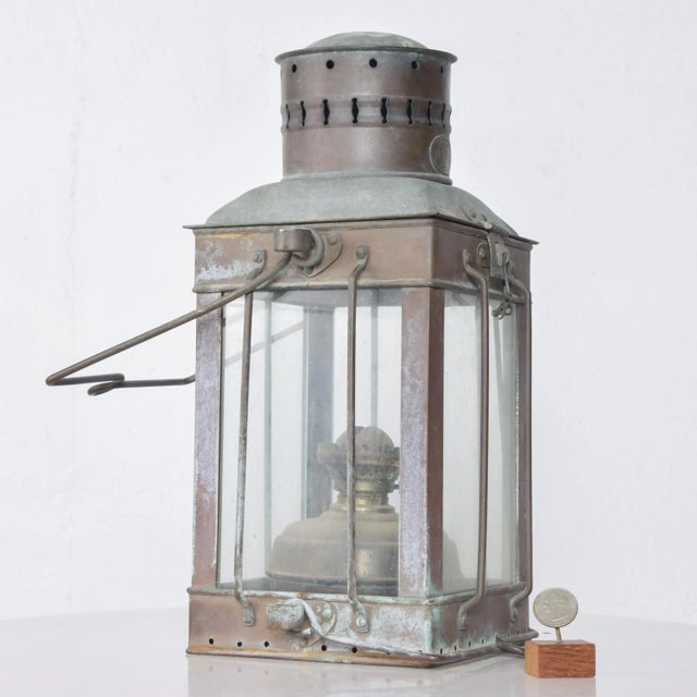 Industrial 1960s Neptune N R Industrial Brass Ship Lantern For Sale - Image 3 of 8