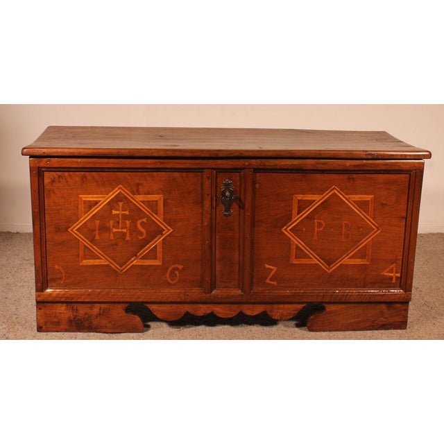 Antique Chest in Walnut, 1624 For Sale - Image 13 of 13