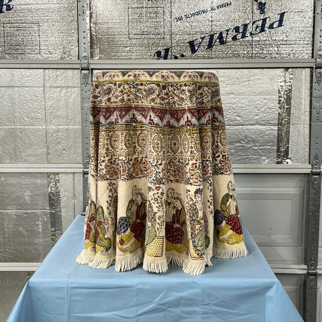 Round Persian tablecloth depicting men and women in ceremonial apparel (see pictures) around the hemline. Circular floral...