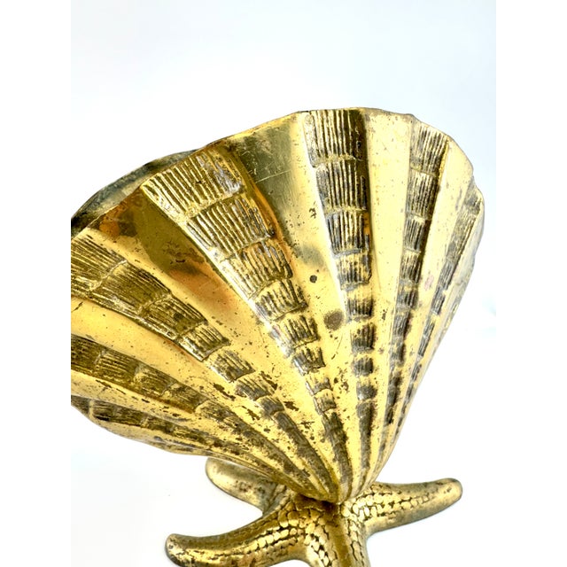 Vintage Brass Clamshell Dish on Starfish Base – Coastal Hollywood Regency Decor For Sale - Image 4 of 8