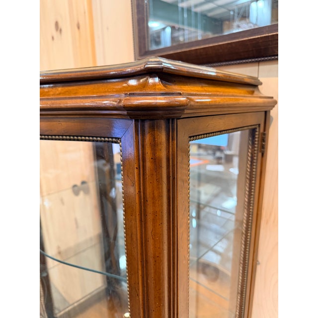 Mid 20th Century Louis XV Style Glass Curio Cabinet With Cabriole Legs and Curved Silhouette For Sale - Image 4 of 8