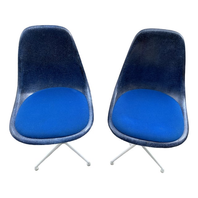 Vintage Chairs by Charles & Ray Eames for Herman Miller, 1960s, Set of 2 For Sale
