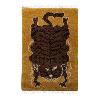 Hand-Knotted Le Tibetan Rug in Golden Ochre - 2.6 X 10 For Sale