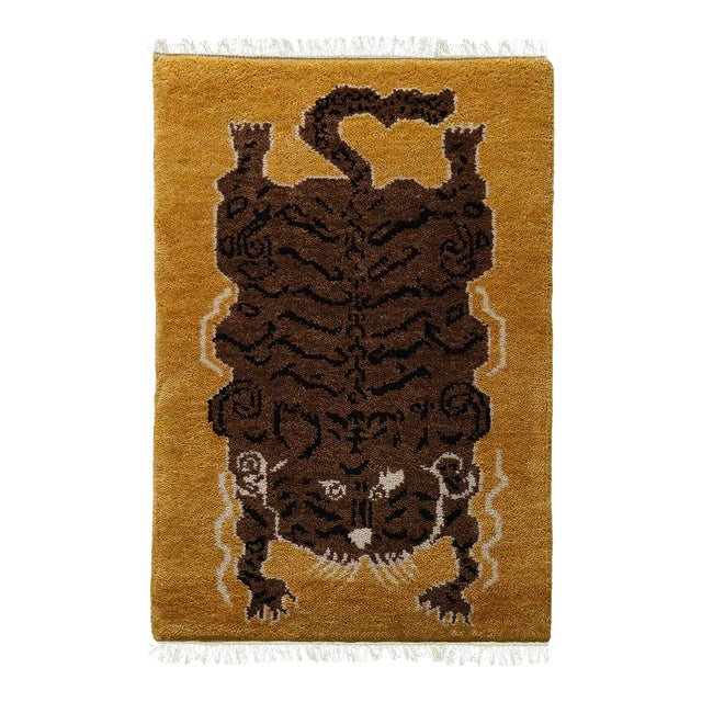 Hand-Knotted Le Tibetan Rug in Golden Ochre - 2.6 X 10 For Sale