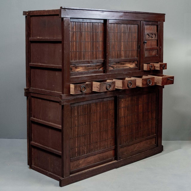 Antique Japanese Meiji Period Two Piece Tansu Chest (Goshu Mizuya) For Sale - Image 4 of 10
