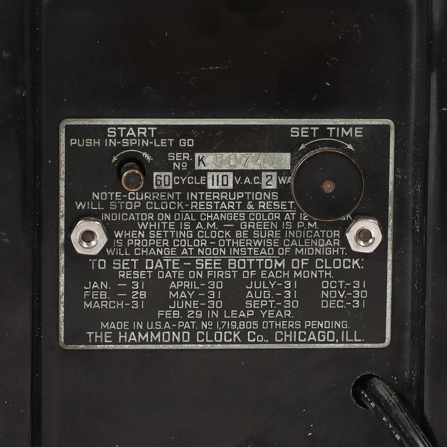 Art Deco Skyscraper Style Hammond Bakelite Electric Clock W/ Day Date Function For Sale - Image 13 of 13