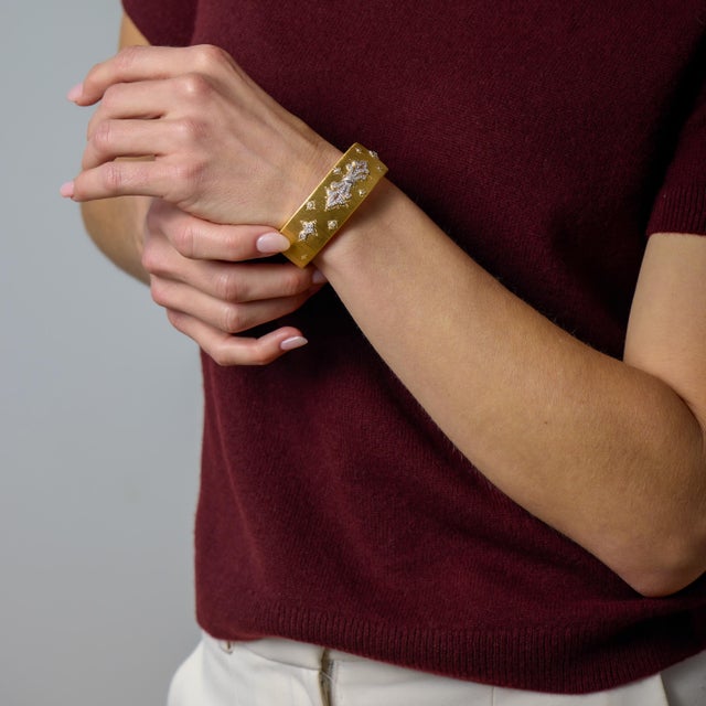 1990s Vintage Diamond 18k Two Tone Gold Bangle For Sale - Image 5 of 6